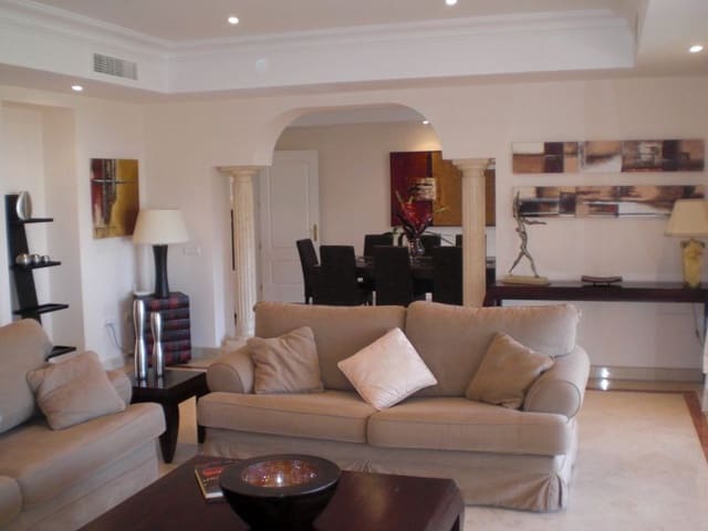 7 slaapkamer Villa te koop in Marbella met zwembad garage - € 2.250.000 (Ref: 10001593)