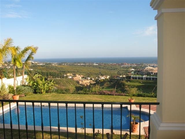 7 slaapkamer Villa te koop in Marbella met zwembad garage - € 2.250.000 (Ref: 10001593)