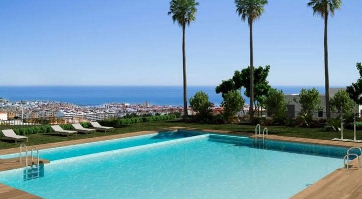 4 bedroom Villa for sale in Estepona with pool garage - € 546,000 (Ref: 10001594)