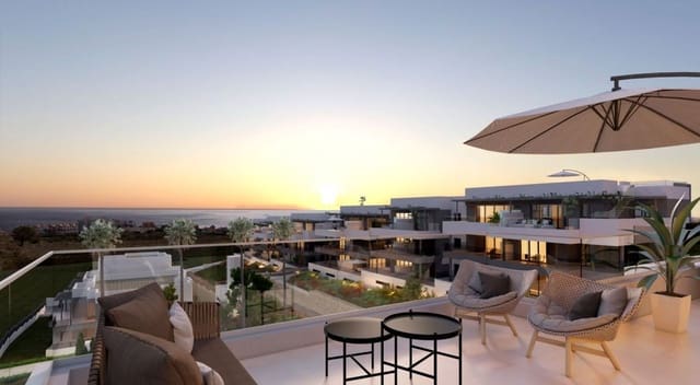 4 bedroom Villa for sale in Estepona with pool garage - € 546,000 (Ref: 10001594)