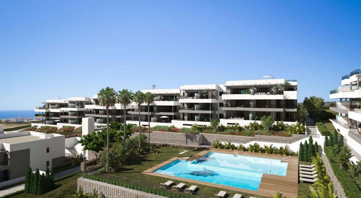 4 bedroom Villa for sale in Estepona with pool garage - € 546,000 (Ref: 10001594)