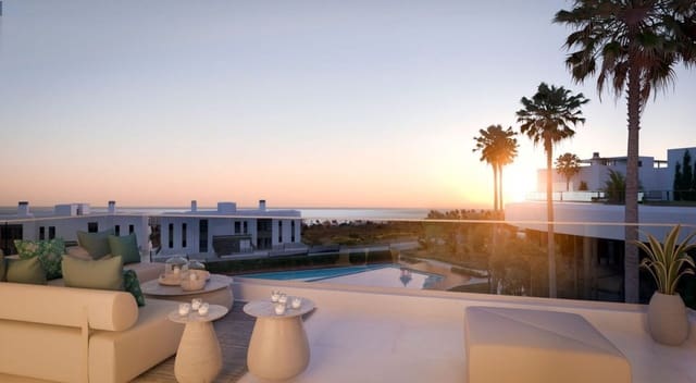 4 bedroom Villa for sale in Estepona with pool garage - € 546,000 (Ref: 10001594)