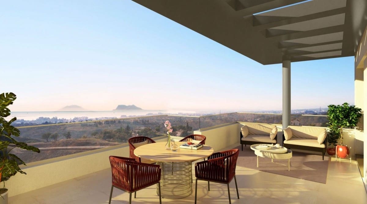 4 bedroom Villa for sale in Estepona with pool garage - € 546,000 (Ref: 10001594)