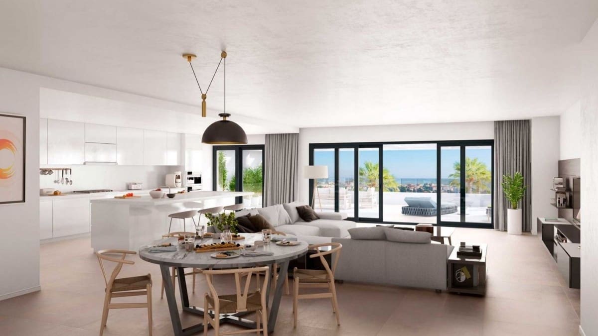 4 bedroom Villa for sale in Estepona with pool garage - € 546,000 (Ref: 10001594)