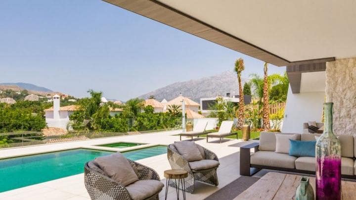 Chalet de 5 habitaciones en Marbella en venta con piscina garaje - 3.500.000 € (Ref: 10001595)