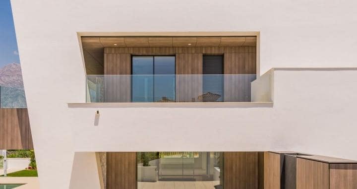 Chalet de 5 habitaciones en Marbella en venta con piscina garaje - 3.500.000 € (Ref: 10001595)