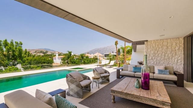 5 sypialnia Willa na sprzedaż w Marbella z basenem garażem - 3 500 000 € (Ref: 10001595)