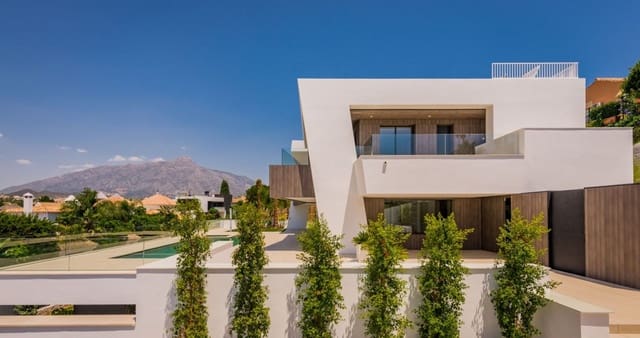 5 sypialnia Willa na sprzedaż w Marbella z basenem garażem - 3 500 000 € (Ref: 10001595)
