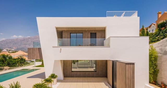5 sypialnia Willa na sprzedaż w Marbella z basenem garażem - 3 500 000 € (Ref: 10001595)