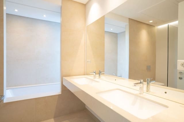 5 quarto Moradia para venda em Marbella com piscina garagem - 3 300 000 € (Ref: 10001597)