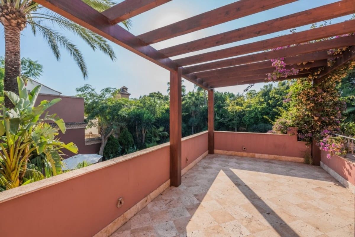 6 sypialnia Willa na sprzedaż w Golden Mile z basenem garażem - 2 890 000 € (Ref: 10001599)
