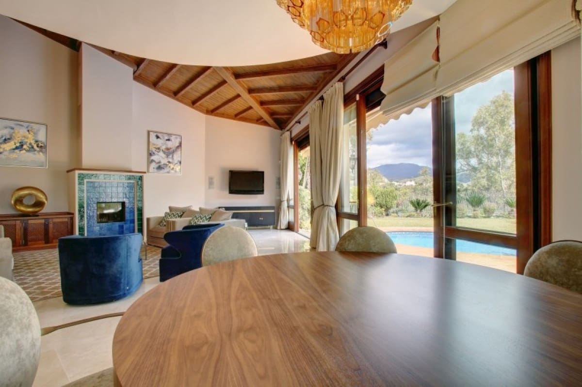 4 sovrum Villa till salu i Benahavis med pool garage - 1 325 000 € (Ref: 10001600)