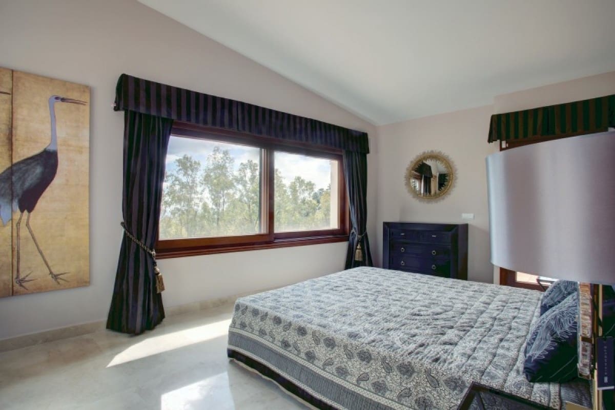 4 sovrum Villa till salu i Benahavis med pool garage - 1 325 000 € (Ref: 10001600)