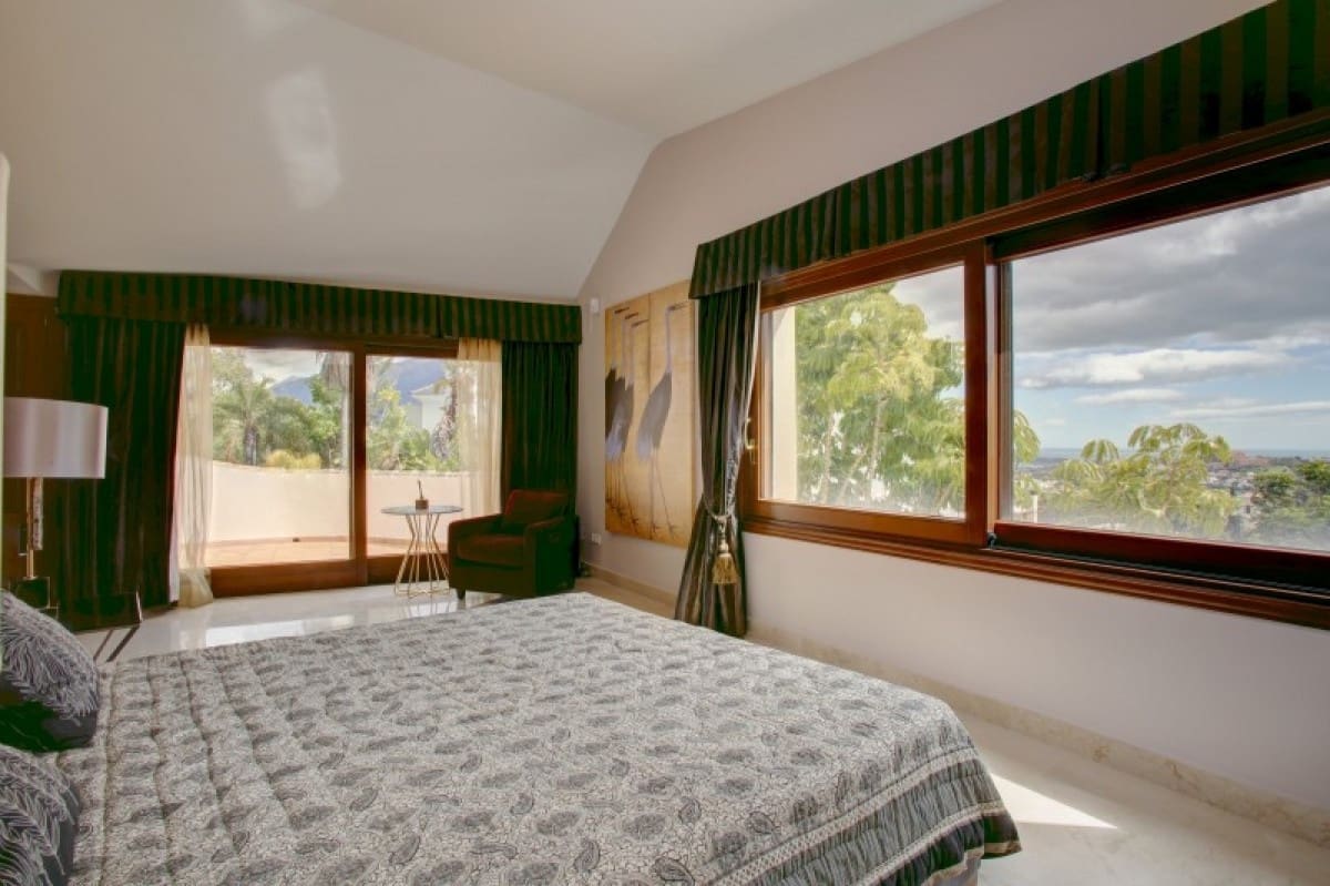 4 sovrum Villa till salu i Benahavis med pool garage - 1 325 000 € (Ref: 10001600)