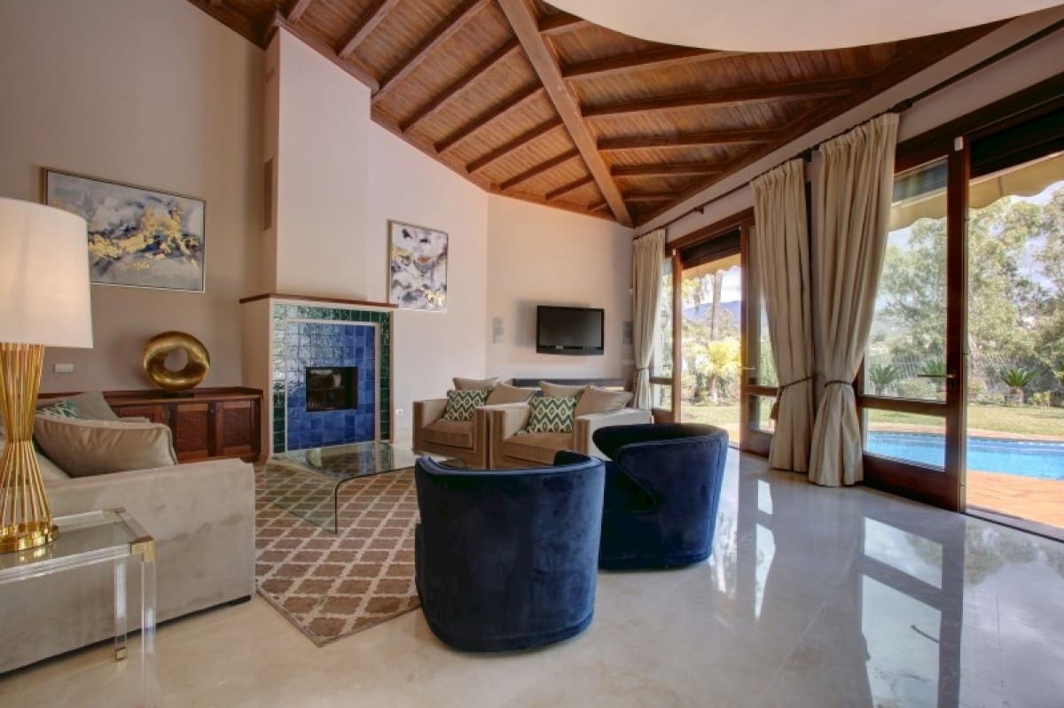 4 sovrum Villa till salu i Benahavis med pool garage - 1 325 000 € (Ref: 10001600)