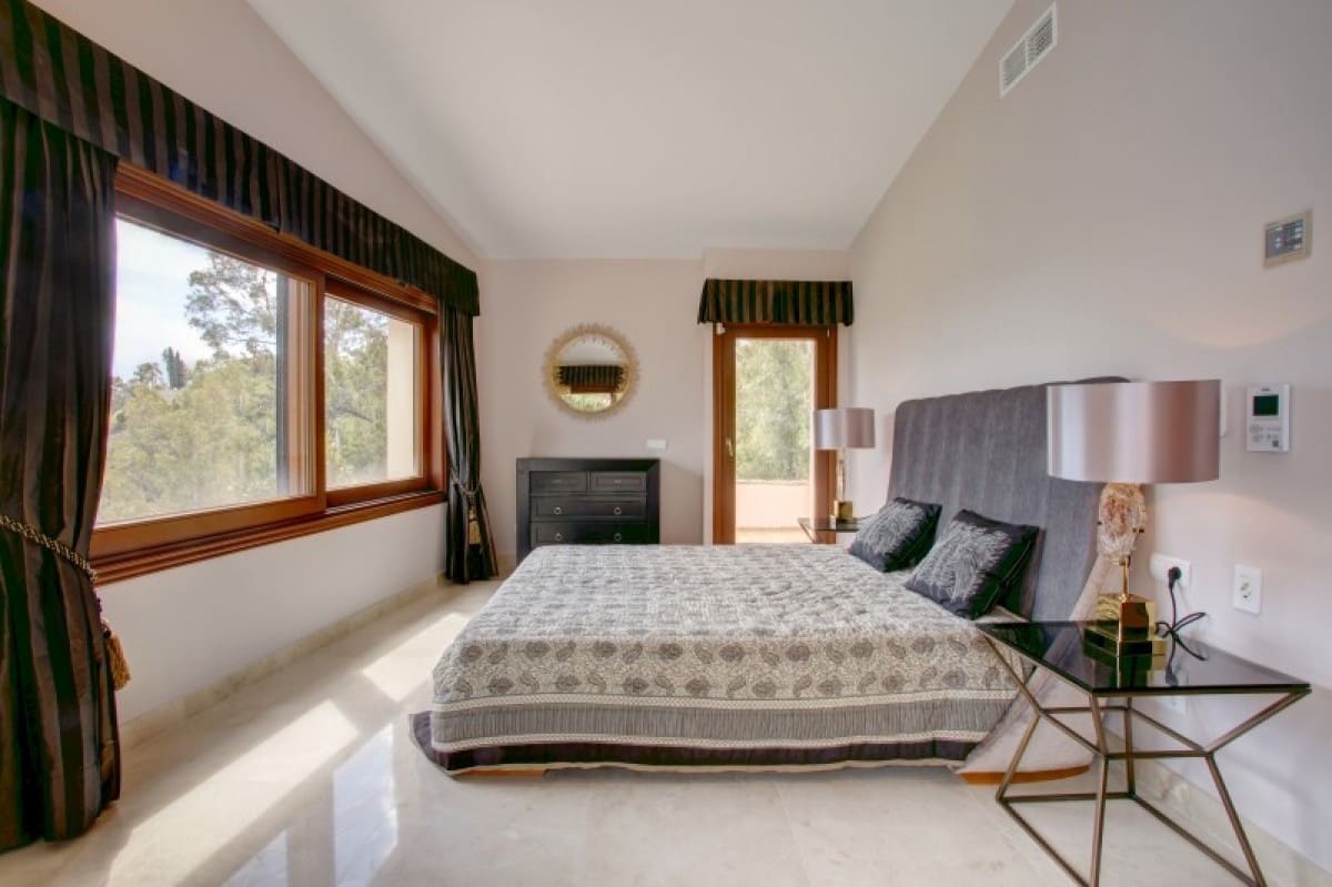 4 sovrum Villa till salu i Benahavis med pool garage - 1 325 000 € (Ref: 10001600)