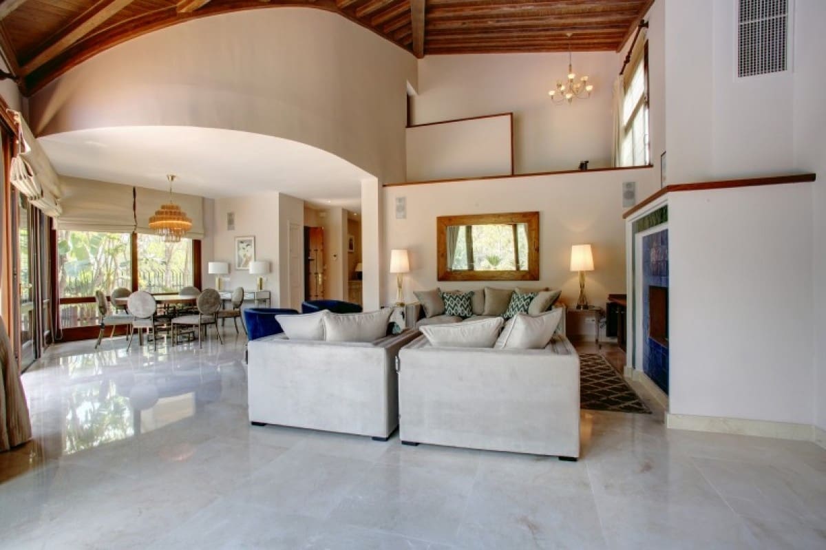 4 sovrum Villa till salu i Benahavis med pool garage - 1 325 000 € (Ref: 10001600)