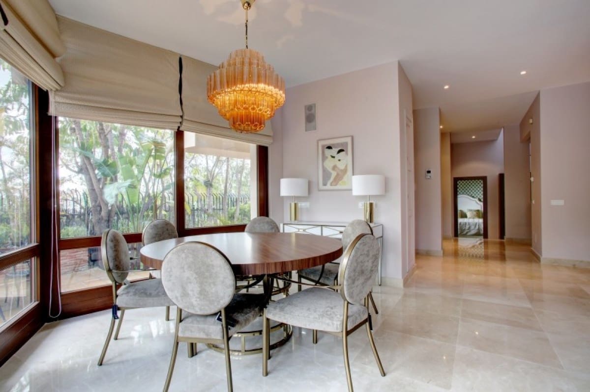 4 sovrum Villa till salu i Benahavis med pool garage - 1 325 000 € (Ref: 10001600)