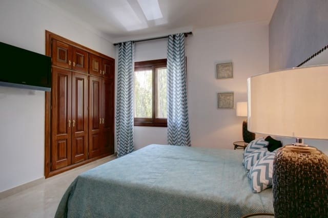 Chalet de 4 habitaciones en Benahavís en venta con piscina garaje - 1.325.000 € (Ref: 10001600)