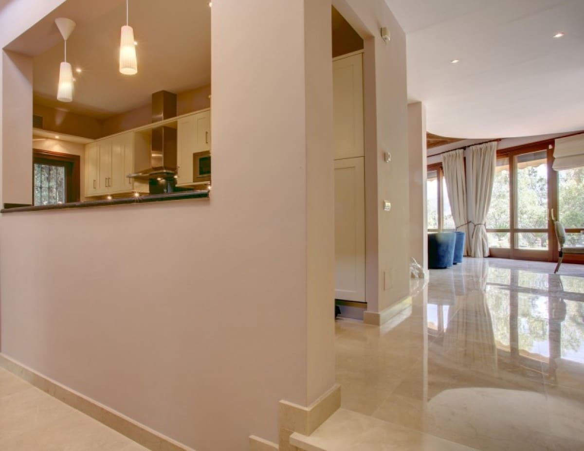 4 sovrum Villa till salu i Benahavis med pool garage - 1 325 000 € (Ref: 10001600)