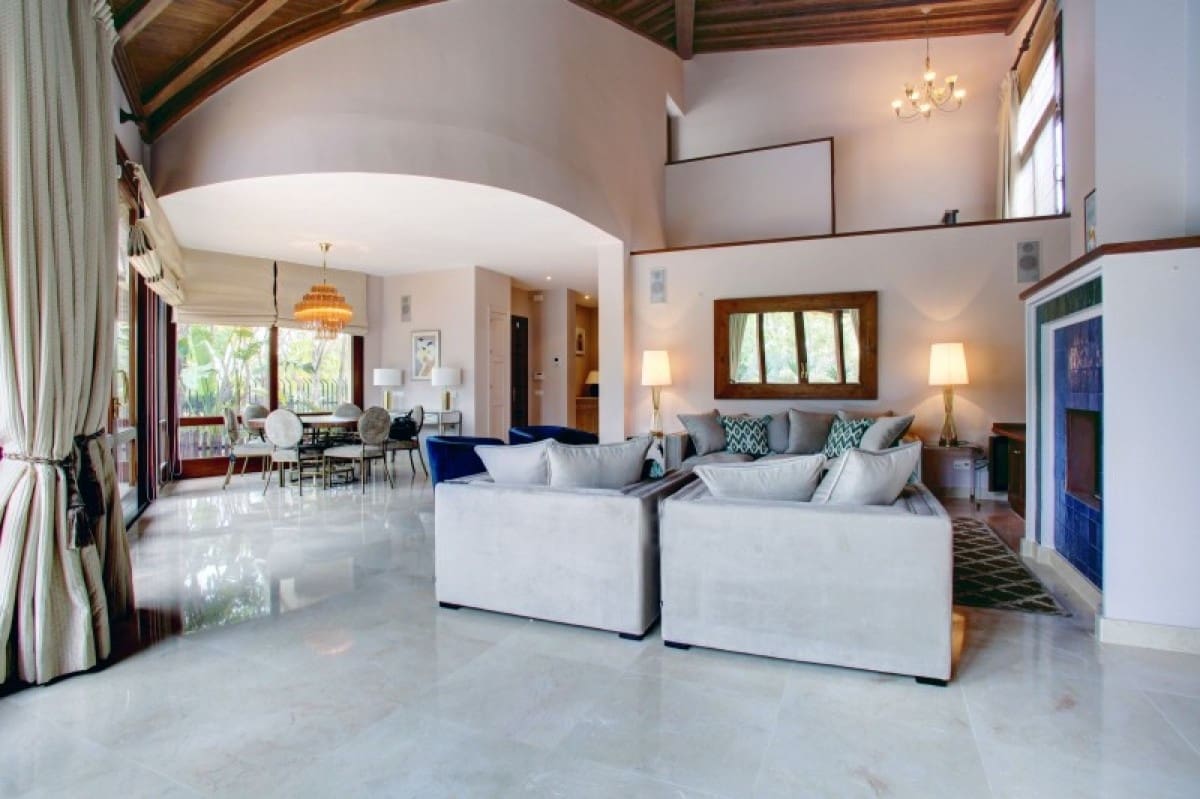 4 sovrum Villa till salu i Benahavis med pool garage - 1 325 000 € (Ref: 10001600)