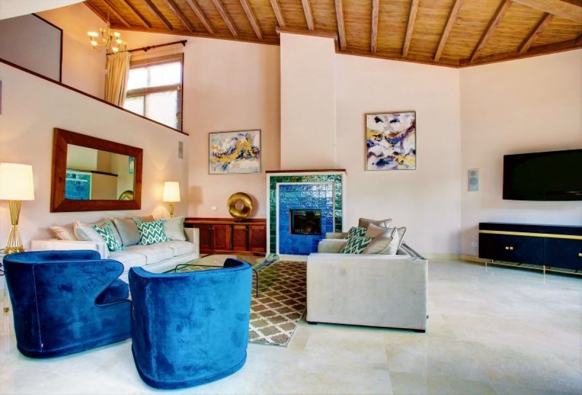 4 sovrum Villa till salu i Benahavis med pool garage - 1 325 000 € (Ref: 10001600)