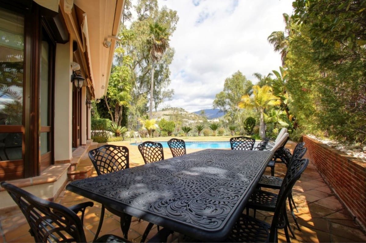 4 sovrum Villa till salu i Benahavis med pool garage - 1 325 000 € (Ref: 10001600)