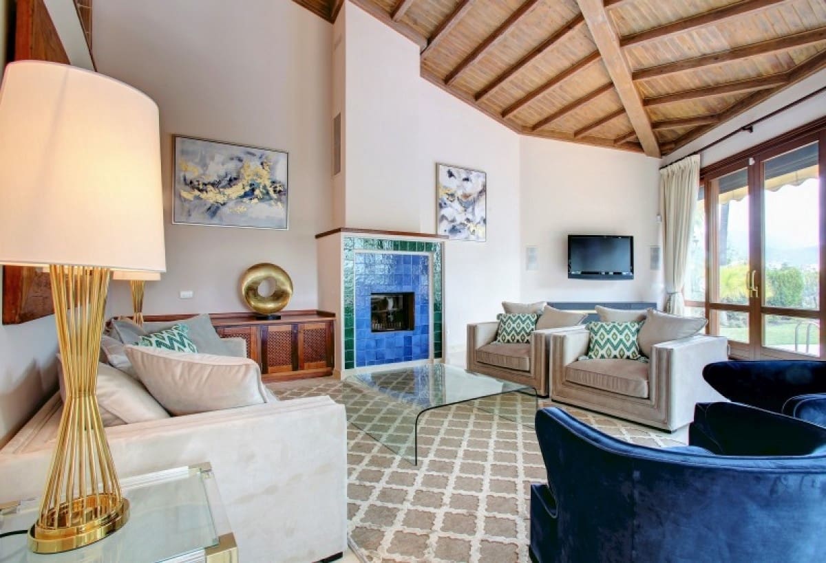 4 sovrum Villa till salu i Benahavis med pool garage - 1 325 000 € (Ref: 10001600)