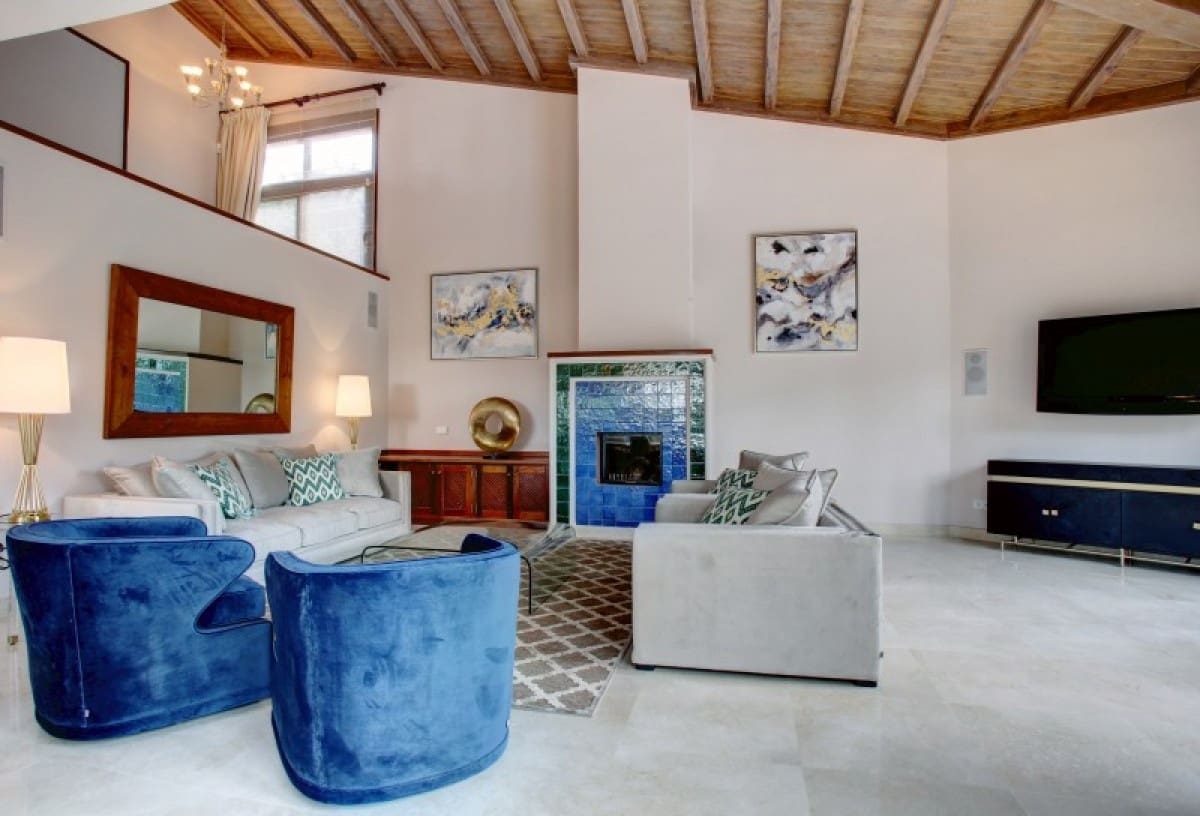 4 sovrum Villa till salu i Benahavis med pool garage - 1 325 000 € (Ref: 10001600)