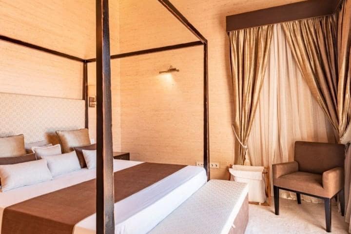 3 sypialnia Penthouse na sprzedaż w Marbella z basenem garażem - 1 395 000 € (Ref: 10001602)