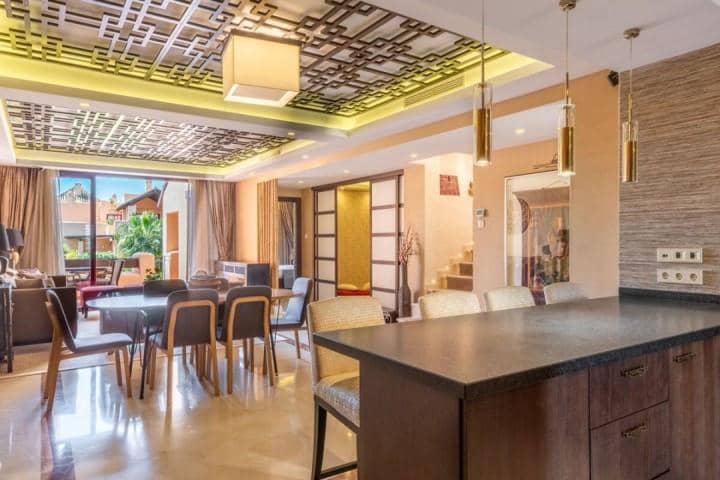 3 sypialnia Penthouse na sprzedaż w Marbella z basenem garażem - 1 395 000 € (Ref: 10001602)