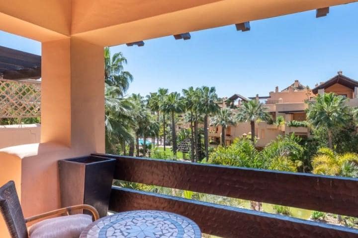 3 sypialnia Penthouse na sprzedaż w Marbella z basenem garażem - 1 395 000 € (Ref: 10001602)