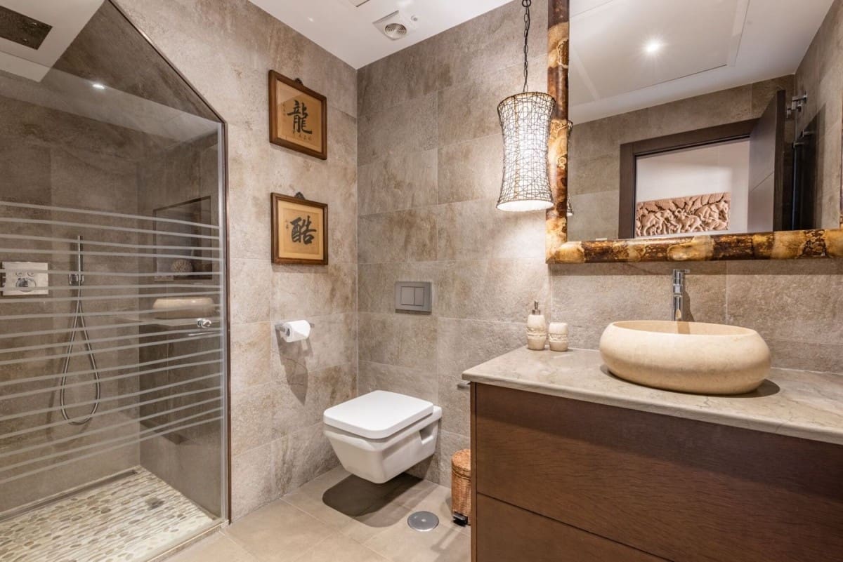 3 sypialnia Penthouse na sprzedaż w Marbella z basenem garażem - 1 395 000 € (Ref: 10001602)