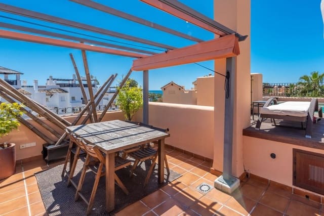 3 sypialnia Penthouse na sprzedaż w Marbella z basenem garażem - 1 395 000 € (Ref: 10001602)