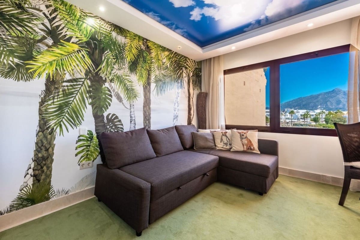 3 sypialnia Penthouse na sprzedaż w Marbella z basenem garażem - 1 395 000 € (Ref: 10001602)