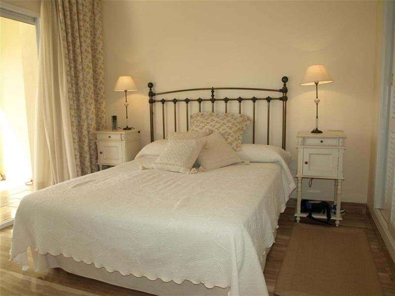 2 sypialnia Apartament na sprzedaż w Marbella z basenem garażem - 530 000 € (Ref: 10001603)