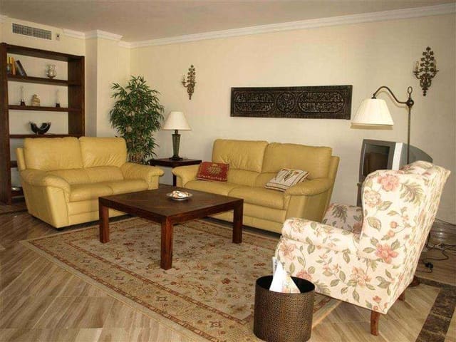 2 sypialnia Apartament na sprzedaż w Marbella z basenem garażem - 530 000 € (Ref: 10001603)