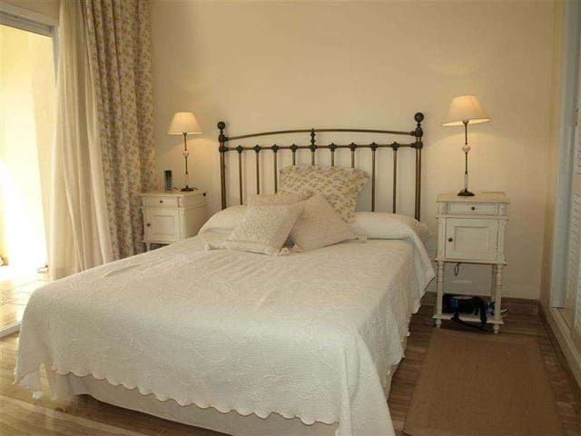 2 sypialnia Apartament na sprzedaż w Marbella z basenem garażem - 530 000 € (Ref: 10001603)