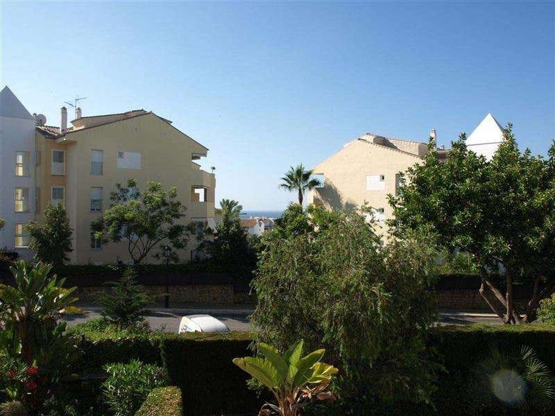 2 sypialnia Apartament na sprzedaż w Marbella z basenem garażem - 530 000 € (Ref: 10001603)