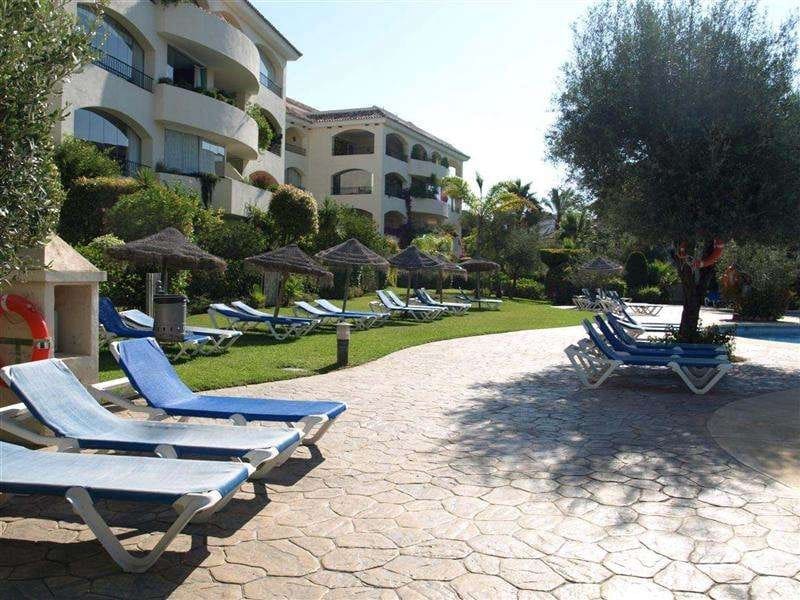 2 sypialnia Apartament na sprzedaż w Marbella z basenem garażem - 530 000 € (Ref: 10001603)