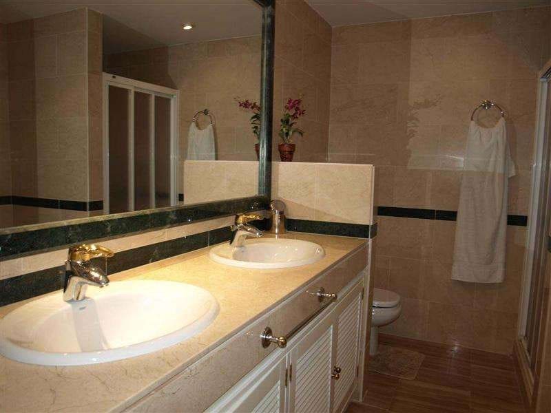 2 sypialnia Apartament na sprzedaż w Marbella z basenem garażem - 530 000 € (Ref: 10001603)