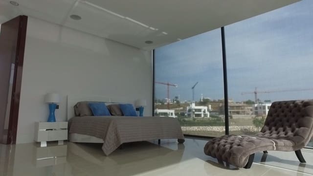 5 quarto Moradia para venda em Marbella com piscina garagem - 2 700 000 € (Ref: 10001606)