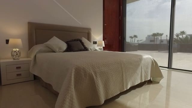 5 quarto Moradia para venda em Marbella com piscina garagem - 2 700 000 € (Ref: 10001606)