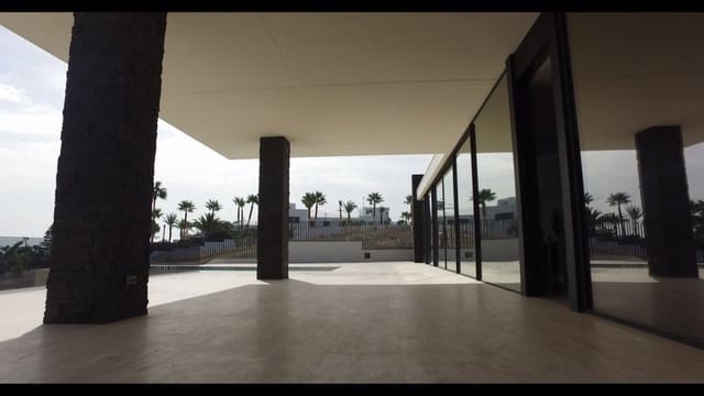 5 quarto Moradia para venda em Marbella com piscina garagem - 2 700 000 € (Ref: 10001606)