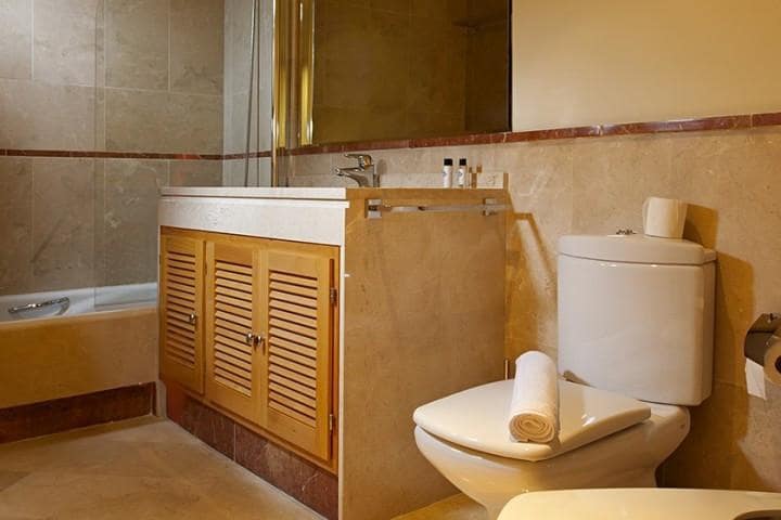 4 quarto Apartamento para venda em Puerto Banus com piscina garagem - 1 163 500 € (Ref: 10001610)