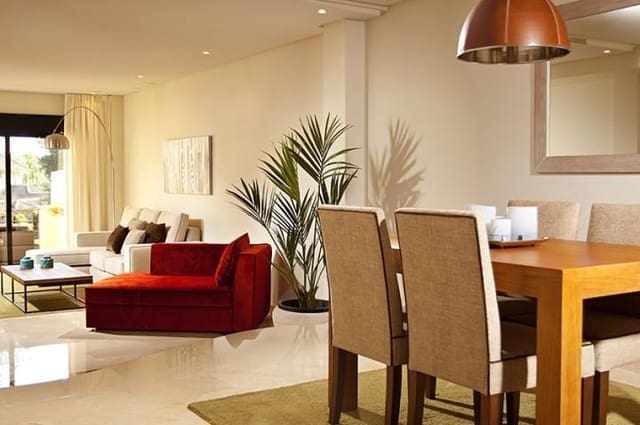 2 quarto Apartamento para venda em Puerto Banus, Marbella com piscina garagem - 792 870 € (Ref: 10001611)