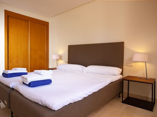 2 quarto Apartamento para venda em Puerto Banus, Marbella com piscina garagem - 792 870 € (Ref: 10001611)