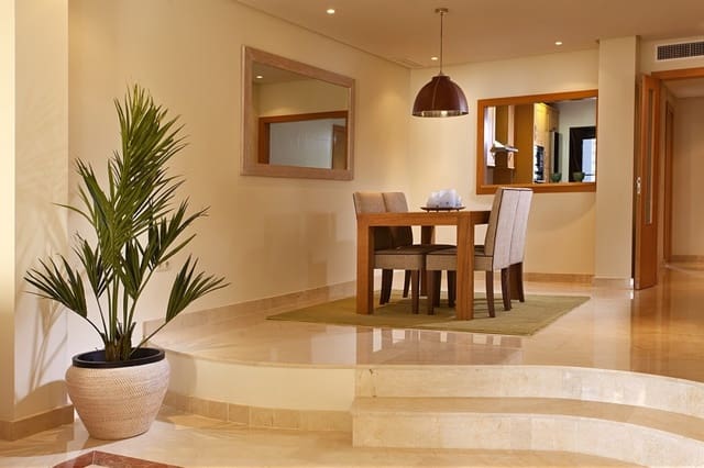 2 quarto Apartamento para venda em Puerto Banus, Marbella com piscina garagem - 792 870 € (Ref: 10001611)