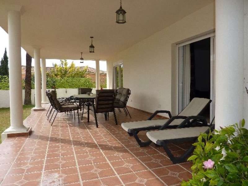 5 quarto Moradia para venda em Marbella com piscina garagem - 1 495 000 € (Ref: 10001612)