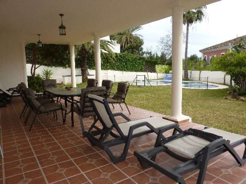 5 quarto Moradia para venda em Marbella com piscina garagem - 1 495 000 € (Ref: 10001612)
